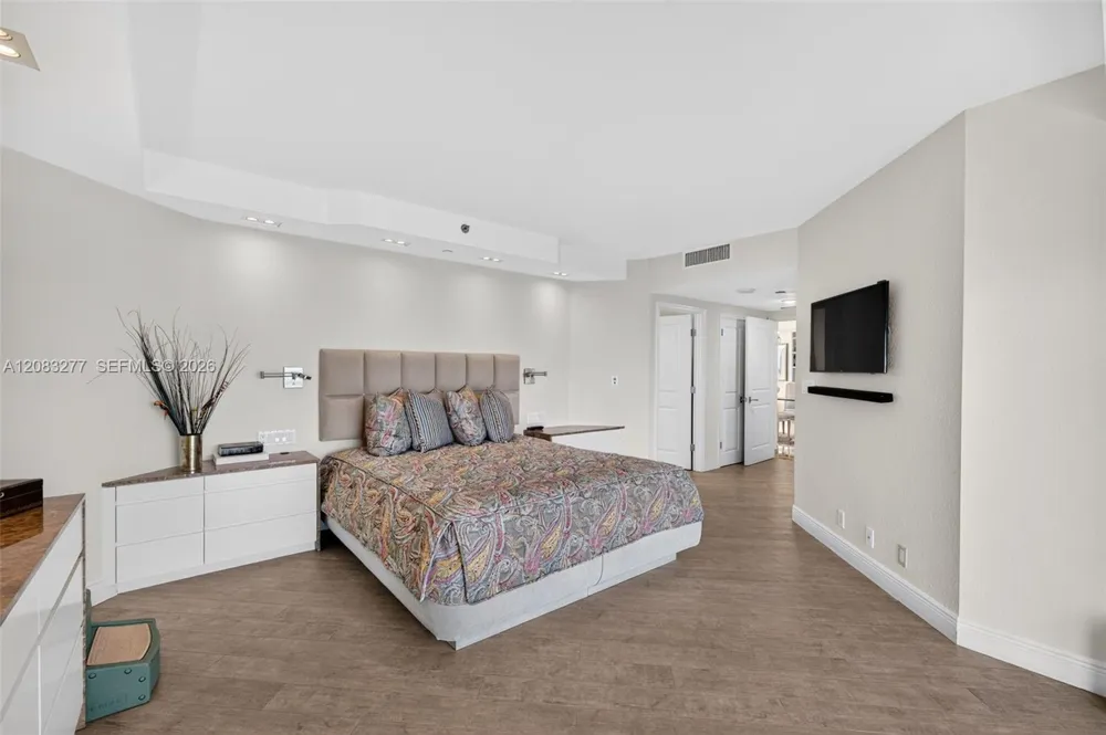 2800 Island Blvd #1202 Aventura, FL 33160