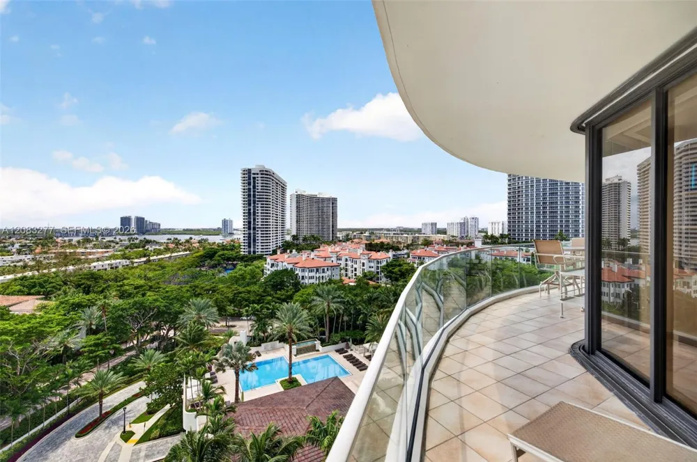 2800 Island Blvd #1202 Aventura, FL 33160