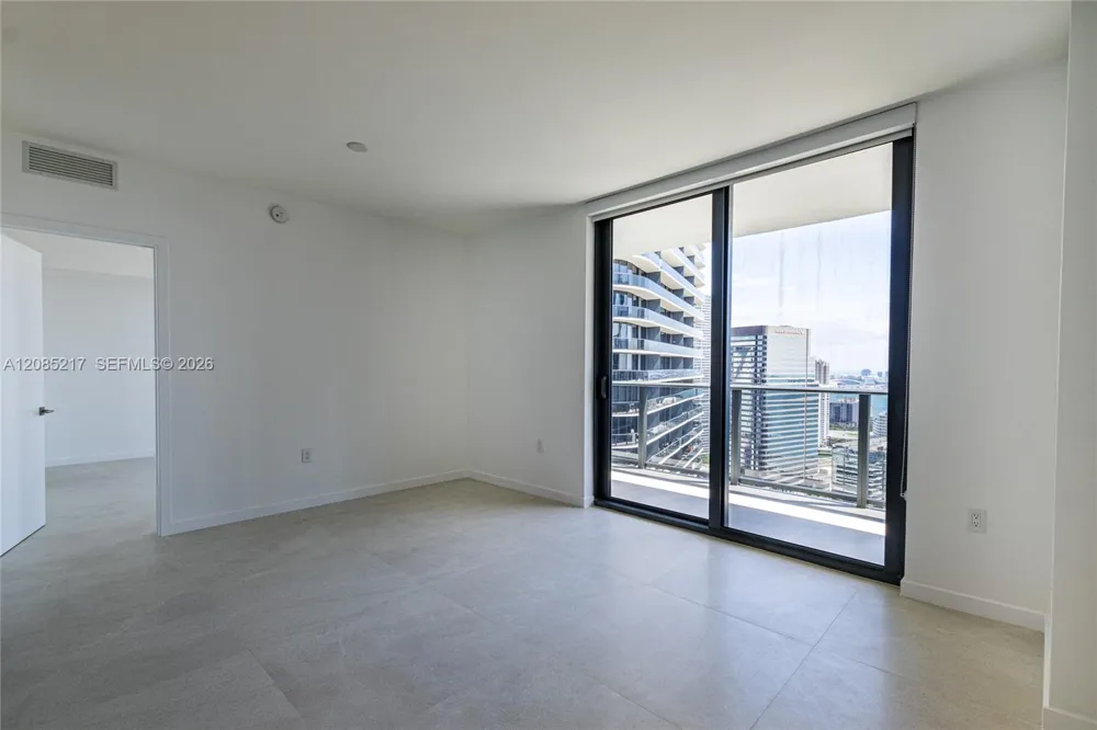 45 SW 9th St #3302 Miami, FL 33130