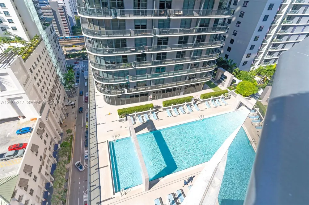 45 SW 9th St #3302 Miami, FL 33130