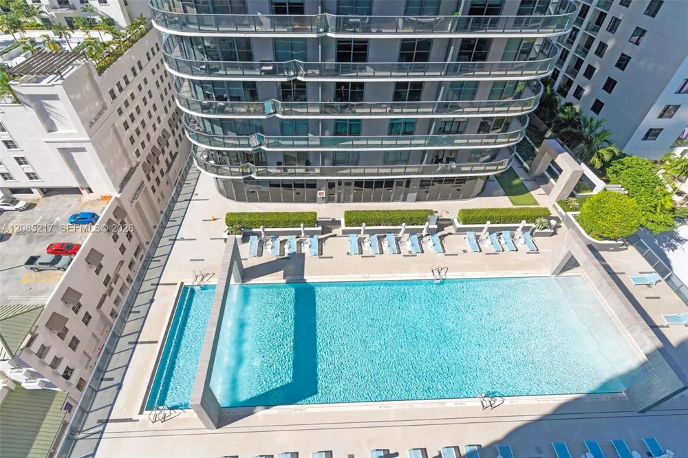 45 SW 9th St #3302 Miami, FL 33130
