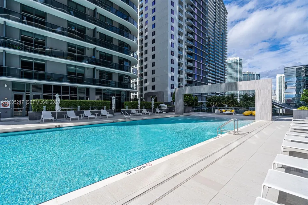 45 SW 9th St #3302 Miami, FL 33130