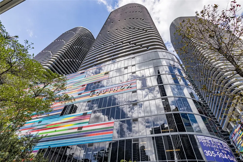 45 SW 9th St #3302 Miami, FL 33130