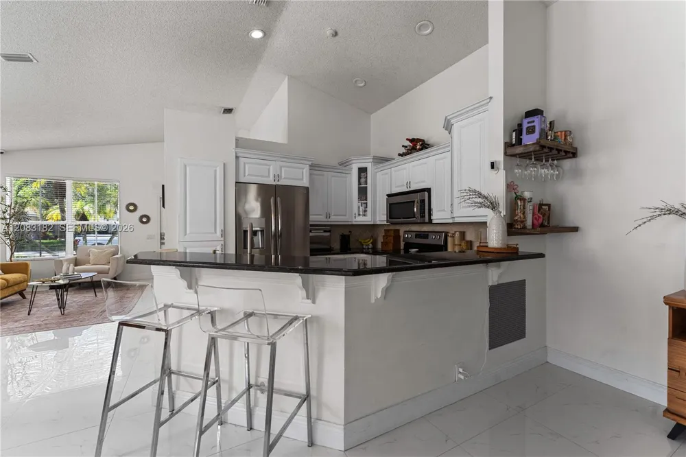 840 Falling Water Rd #840 Weston, FL 33326