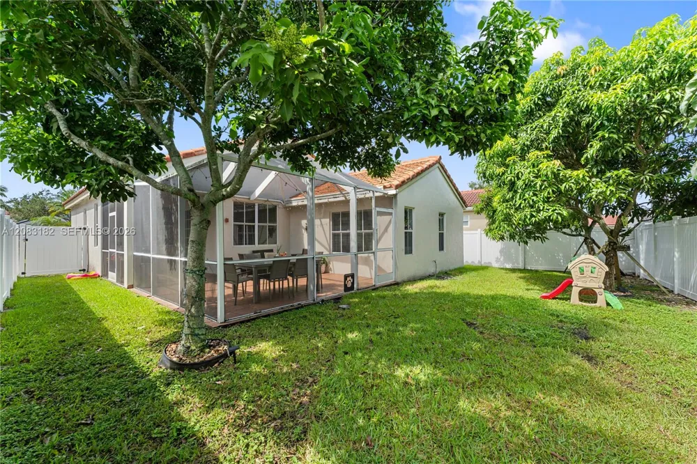 840 Falling Water Rd #840 Weston, FL 33326