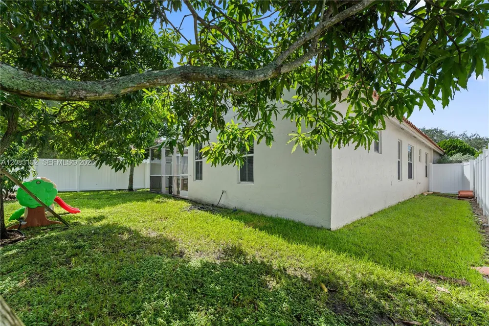 840 Falling Water Rd #840 Weston, FL 33326