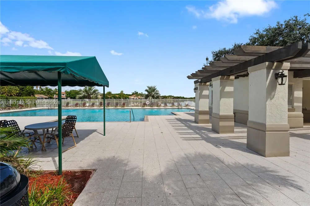 840 Falling Water Rd #840 Weston, FL 33326