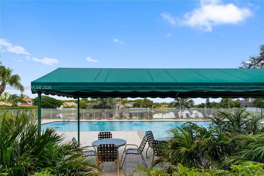 840 Falling Water Rd #840 Weston, FL 33326