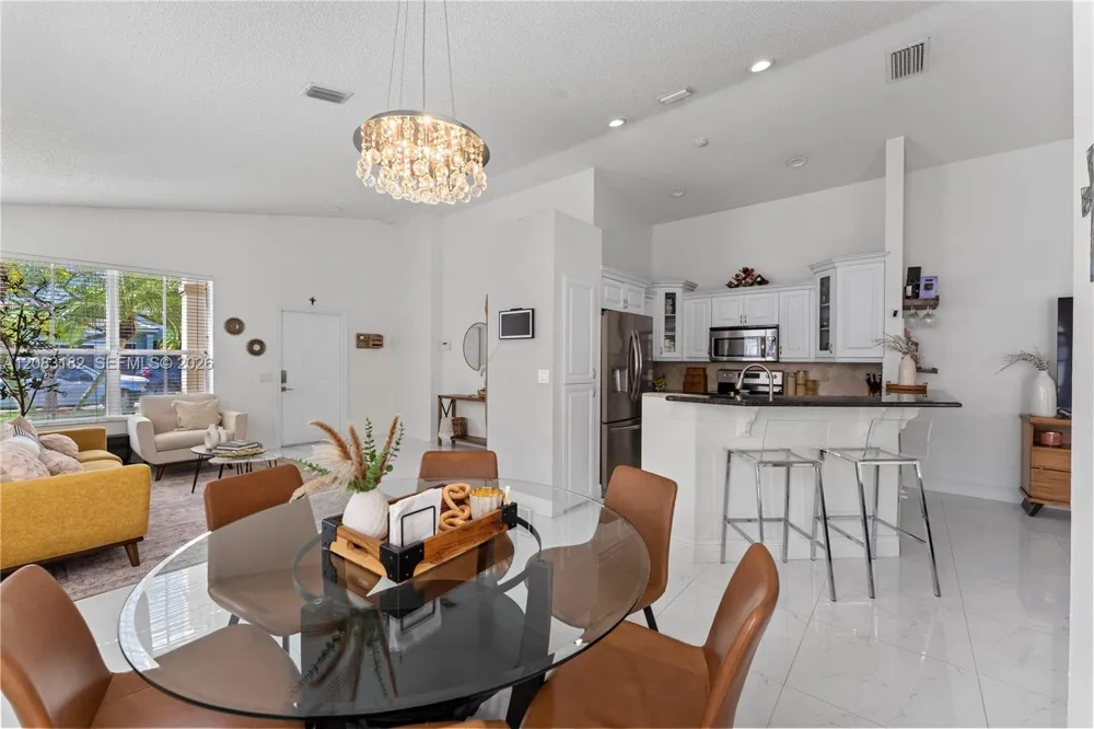 840 Falling Water Rd #840 Weston, FL 33326