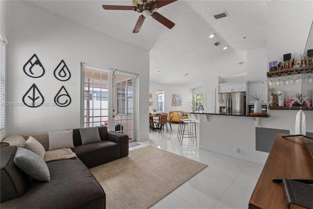 840 Falling Water Rd #840 Weston, FL 33326