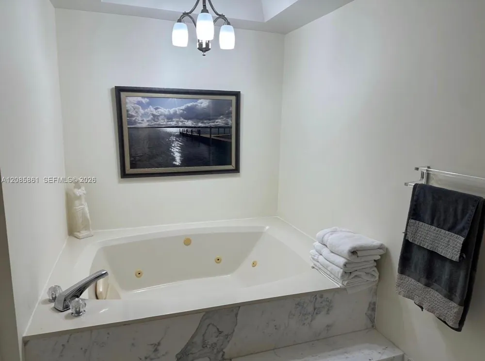 20191 E Country Club Dr #2002 Aventura, FL 33180