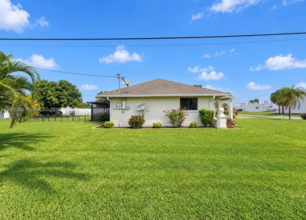 1328 SE 15th Pl. Cape Coral, FL 33990