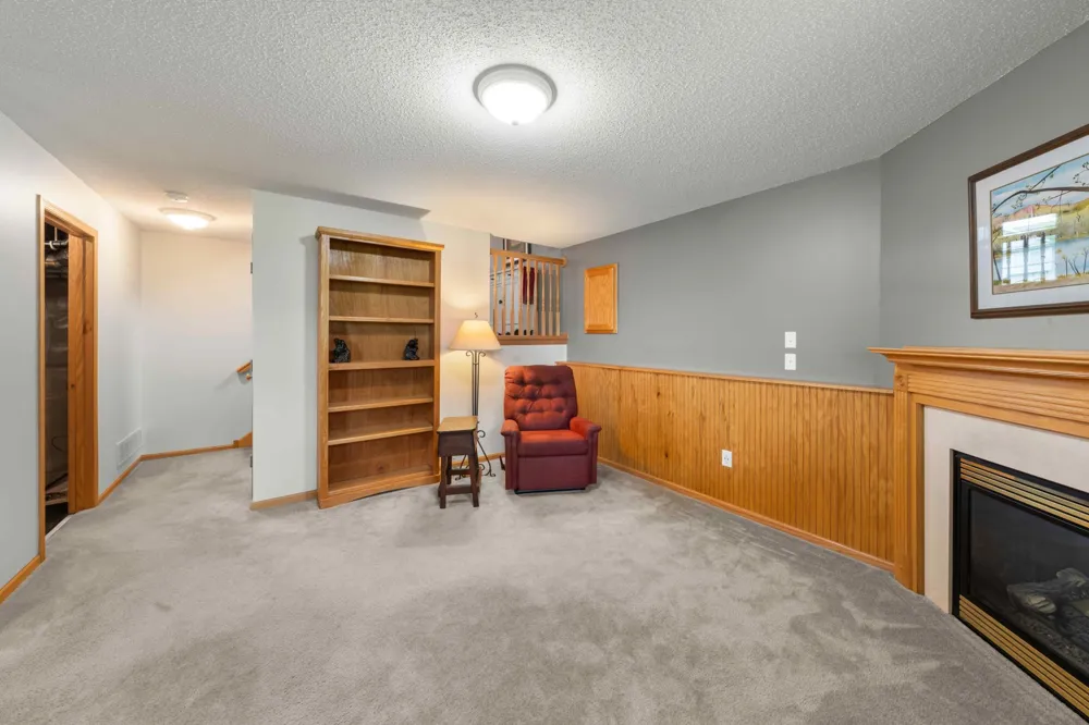 4919 132nd Way Hugo, MN 55038