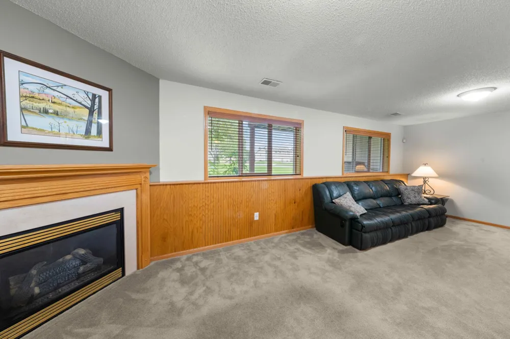 4919 132nd Way Hugo, MN 55038