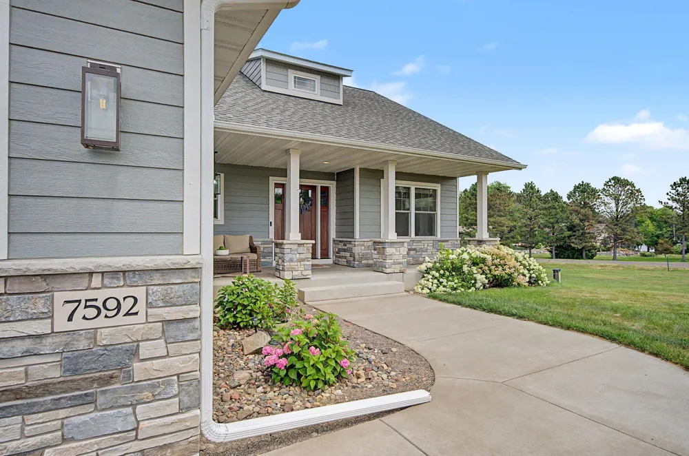 7592 255th Street Wyoming, MN 55092