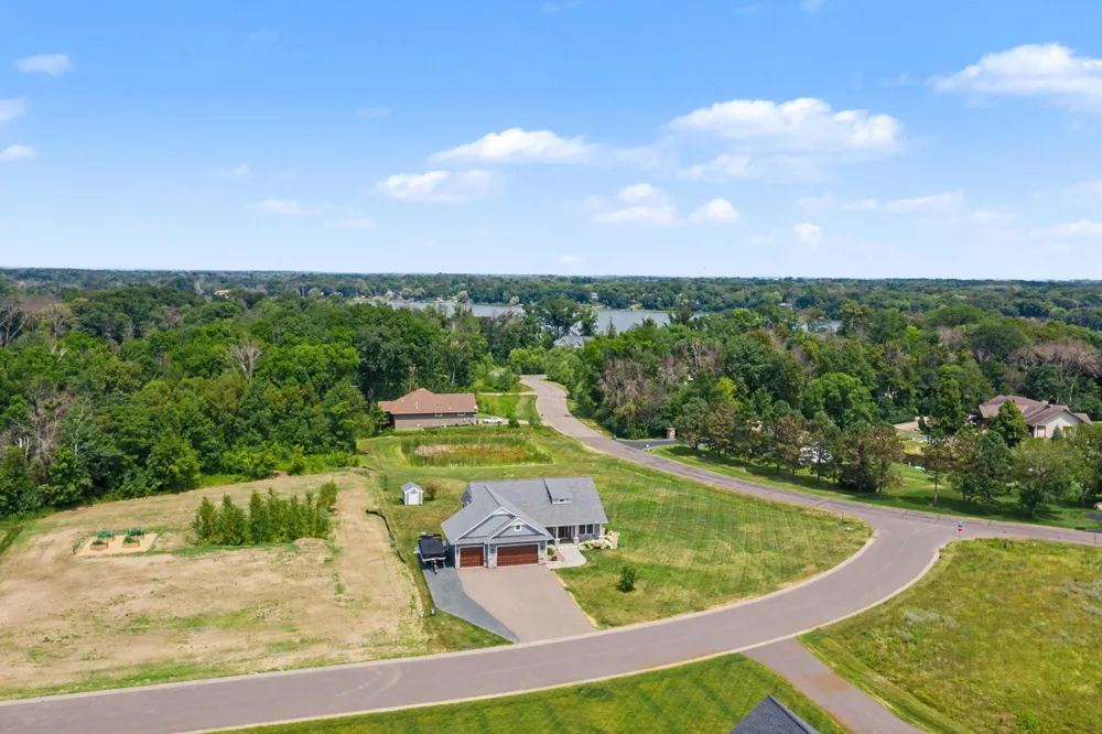 7592 255th Street Wyoming, MN 55092