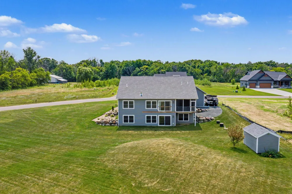7592 255th Street Wyoming, MN 55092