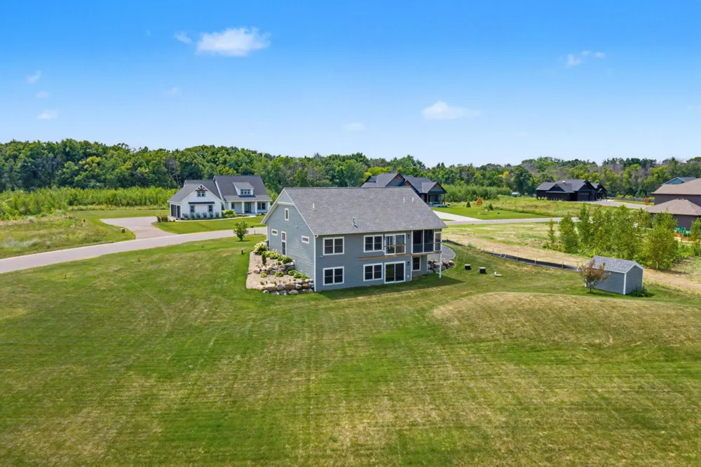 7592 255th Street Wyoming, MN 55092