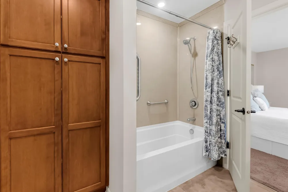 3976 Cedar Grove Lane Eagan, MN 55122