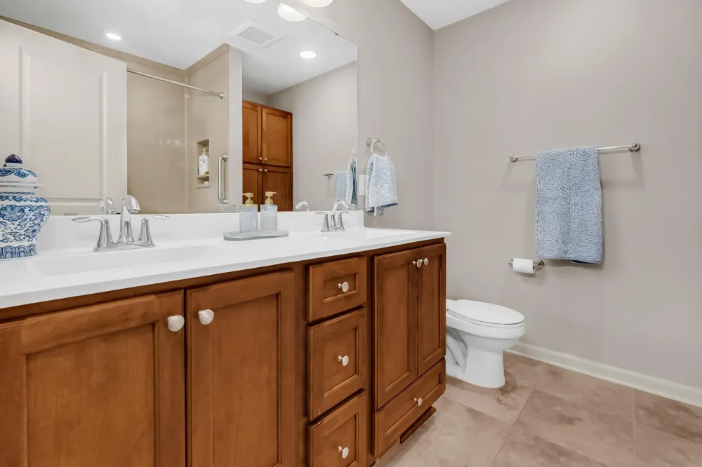 3976 Cedar Grove Lane Eagan, MN 55122