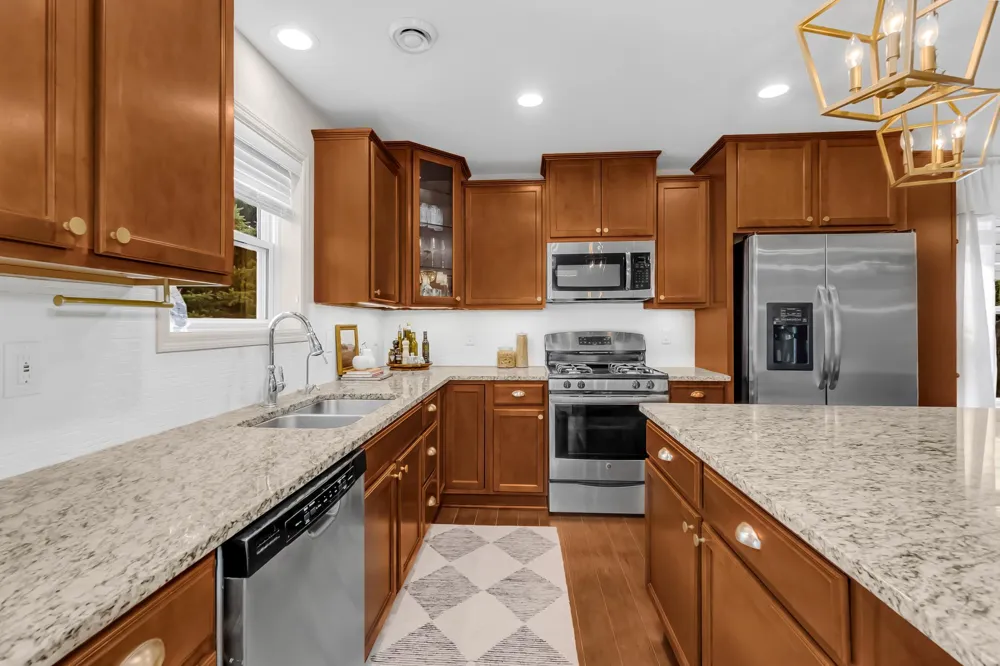 3976 Cedar Grove Lane Eagan, MN 55122