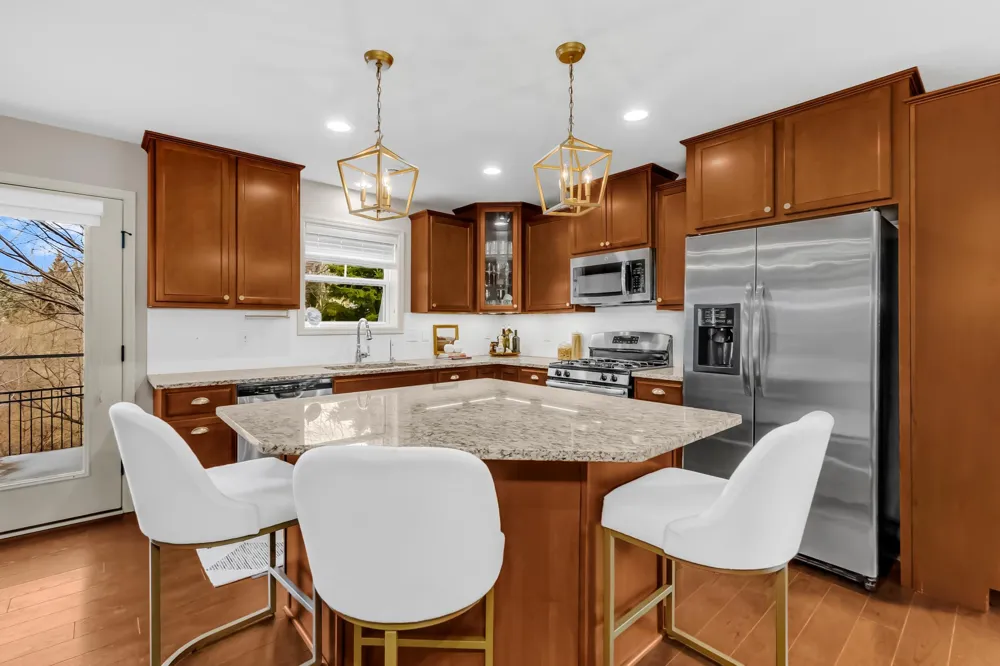 3976 Cedar Grove Lane Eagan, MN 55122