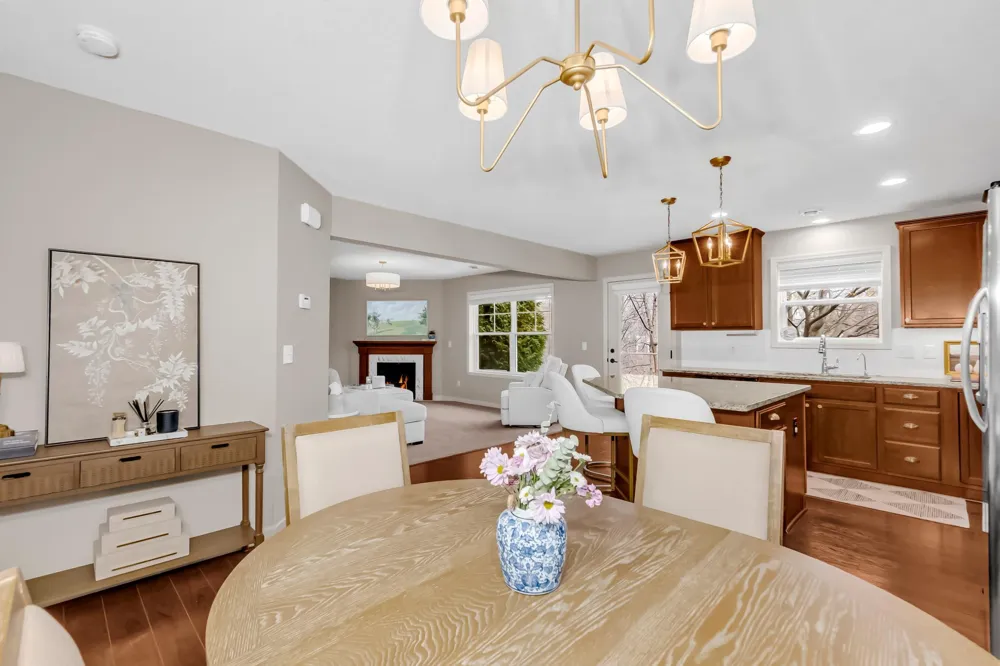 3976 Cedar Grove Lane Eagan, MN 55122