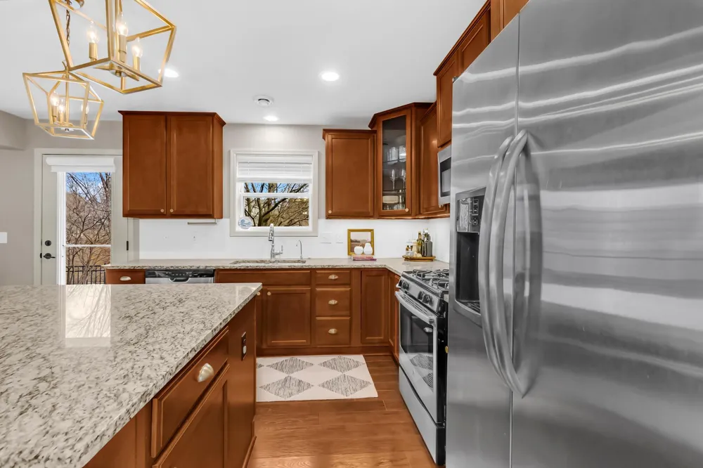 3976 Cedar Grove Lane Eagan, MN 55122