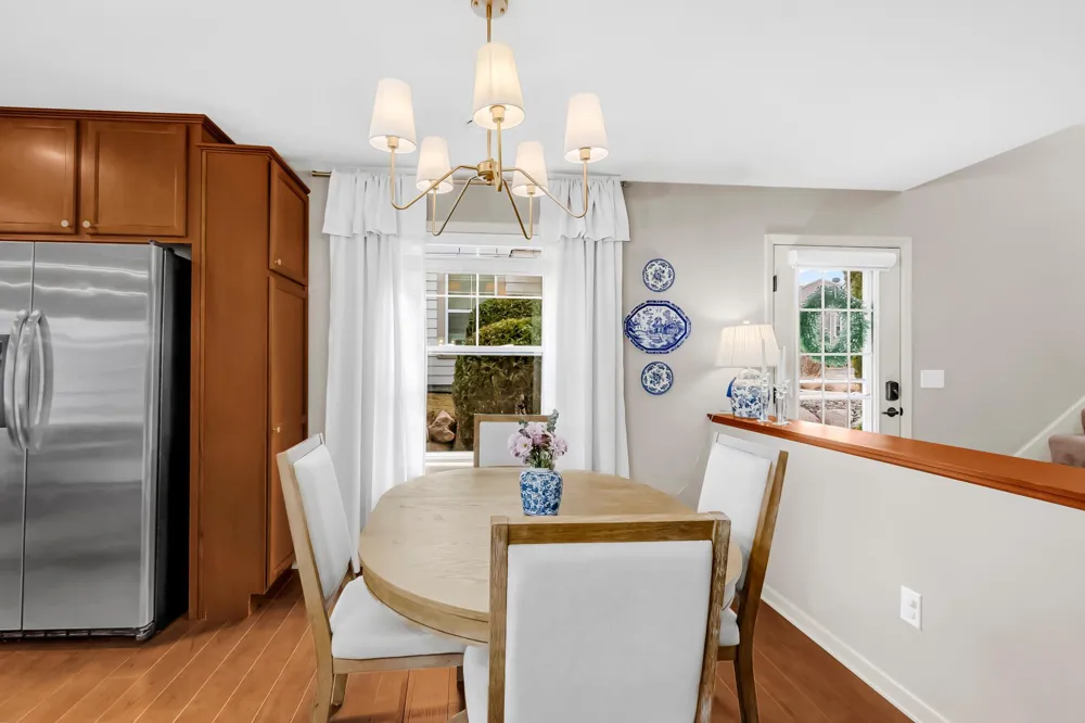 3976 Cedar Grove Lane Eagan, MN 55122