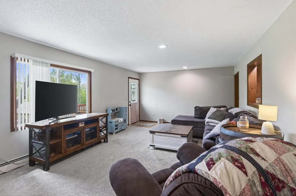 109 Lydia Road Jordan, MN 55352