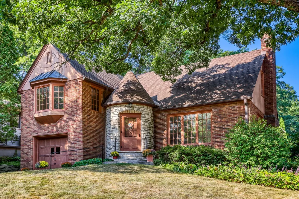 1393 Keston Street Saint Paul, MN 55108