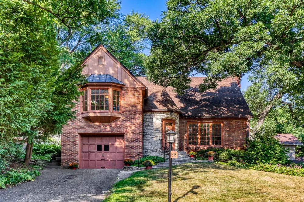 1393 Keston Street Saint Paul, MN 55108