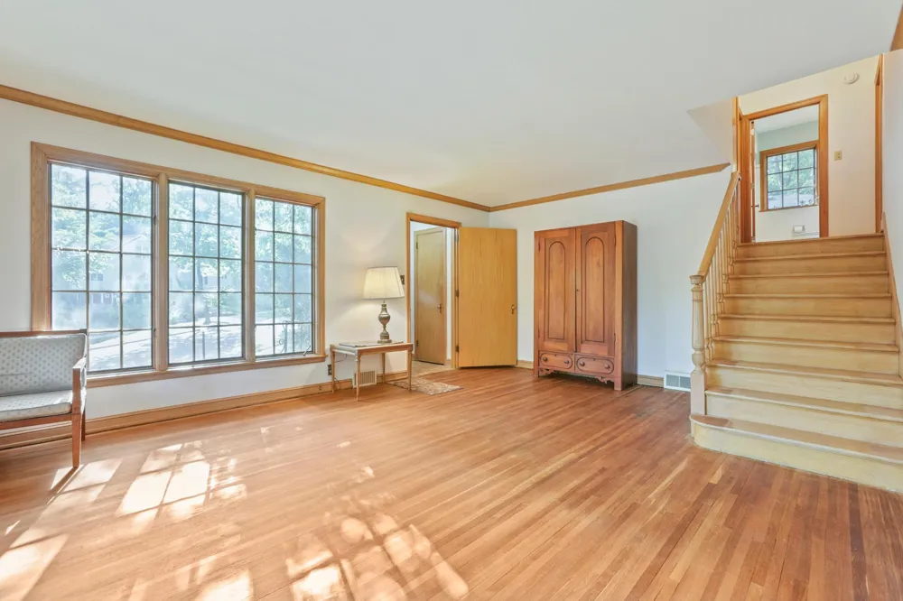 1393 Keston Street Saint Paul, MN 55108