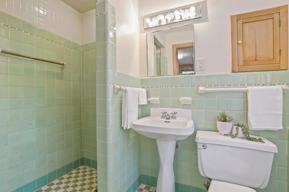 1393 Keston Street Saint Paul, MN 55108