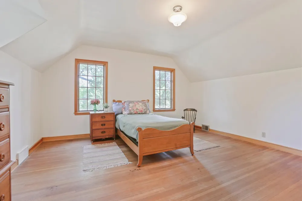 1393 Keston Street Saint Paul, MN 55108