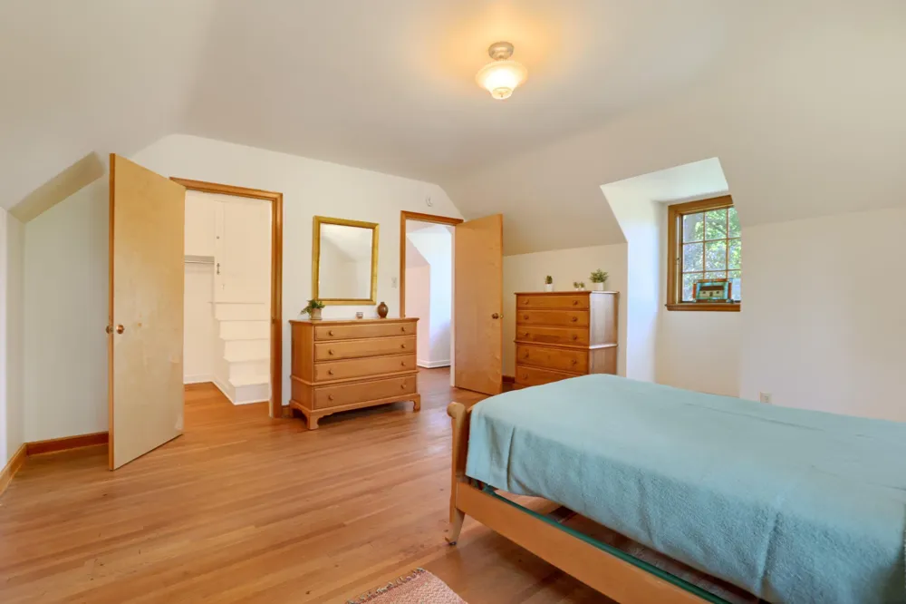 1393 Keston Street Saint Paul, MN 55108