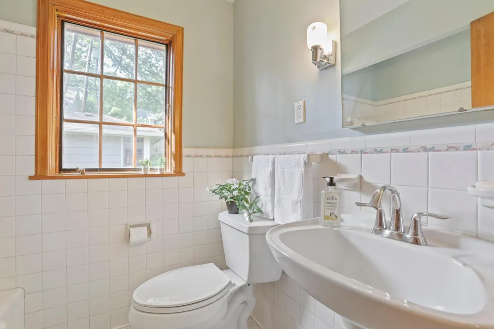 1393 Keston Street Saint Paul, MN 55108
