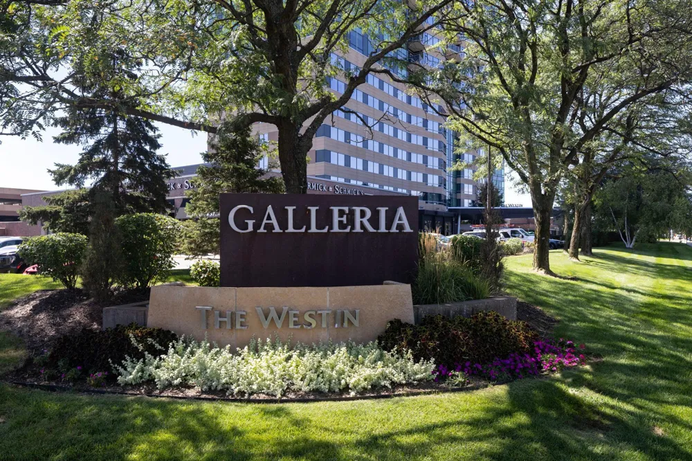 3209 Galleria #1302 Edina, MN 55435