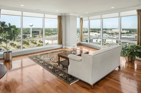 3209 Galleria #1302