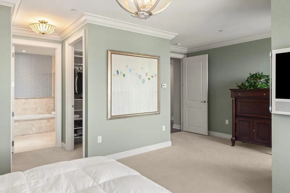 3209 Galleria #1302 Edina, MN 55435