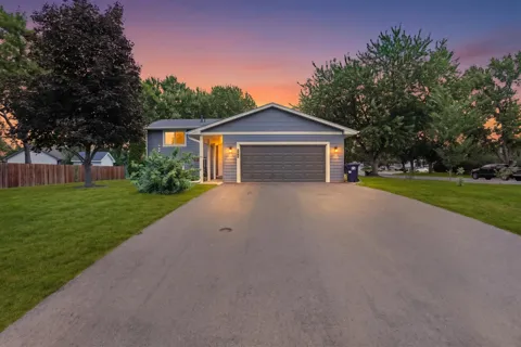 1239 Ruby Lane