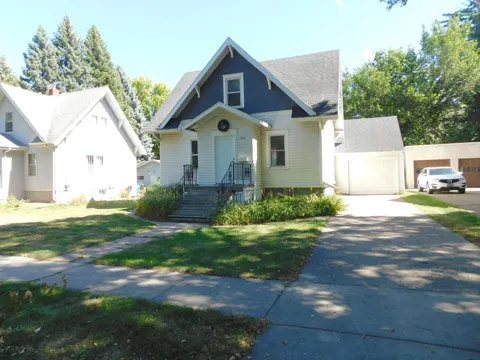 606 5th Street S