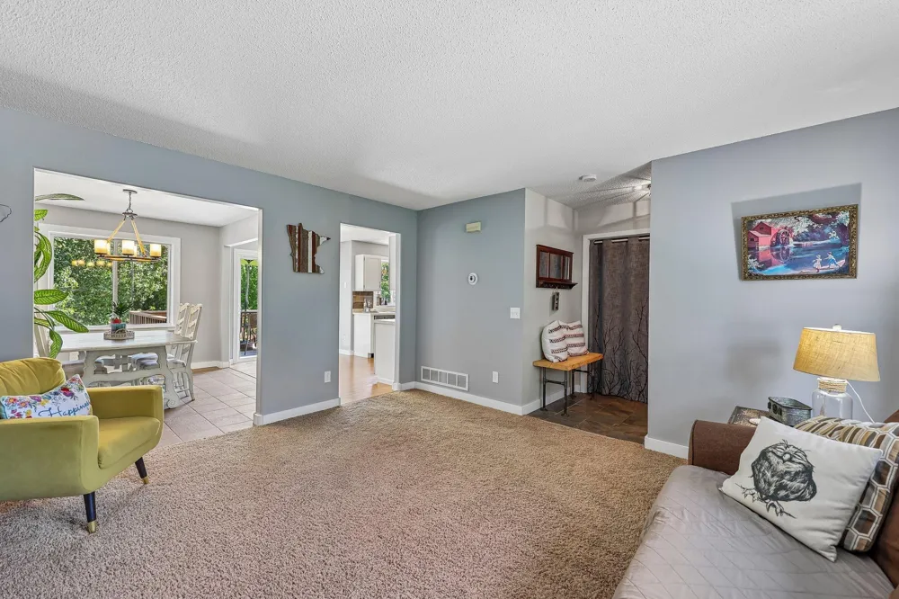 4128 New York Avenue Eagan, MN 55123
