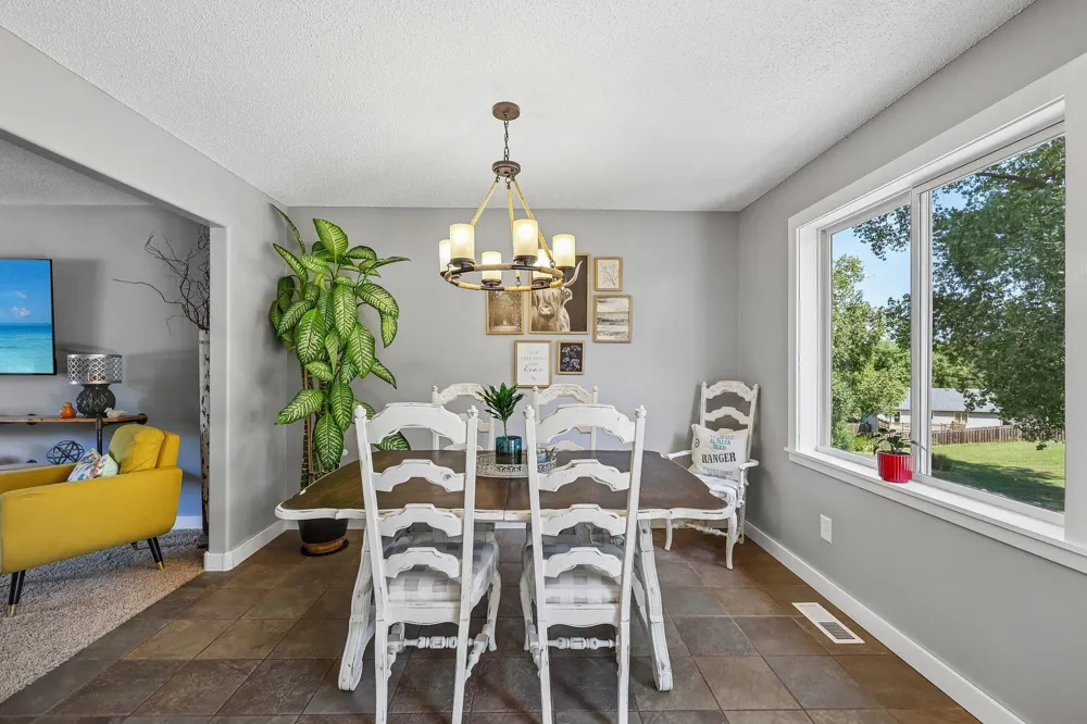 4128 New York Avenue Eagan, MN 55123