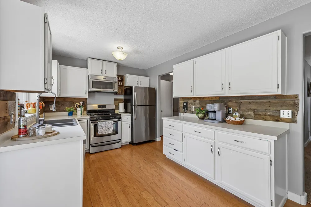 4128 New York Avenue Eagan, MN 55123