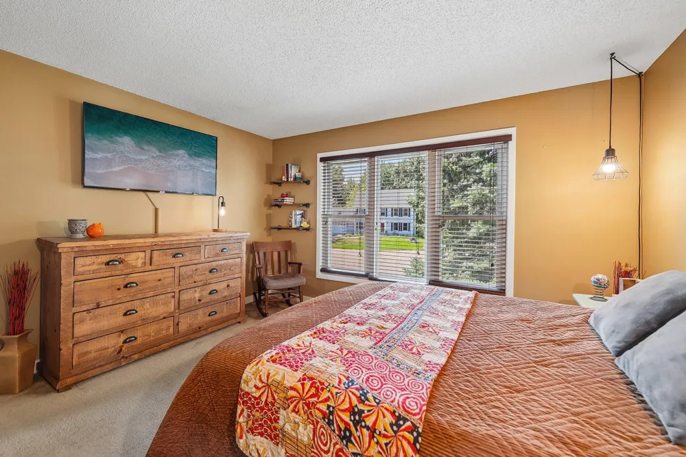 4128 New York Avenue Eagan, MN 55123