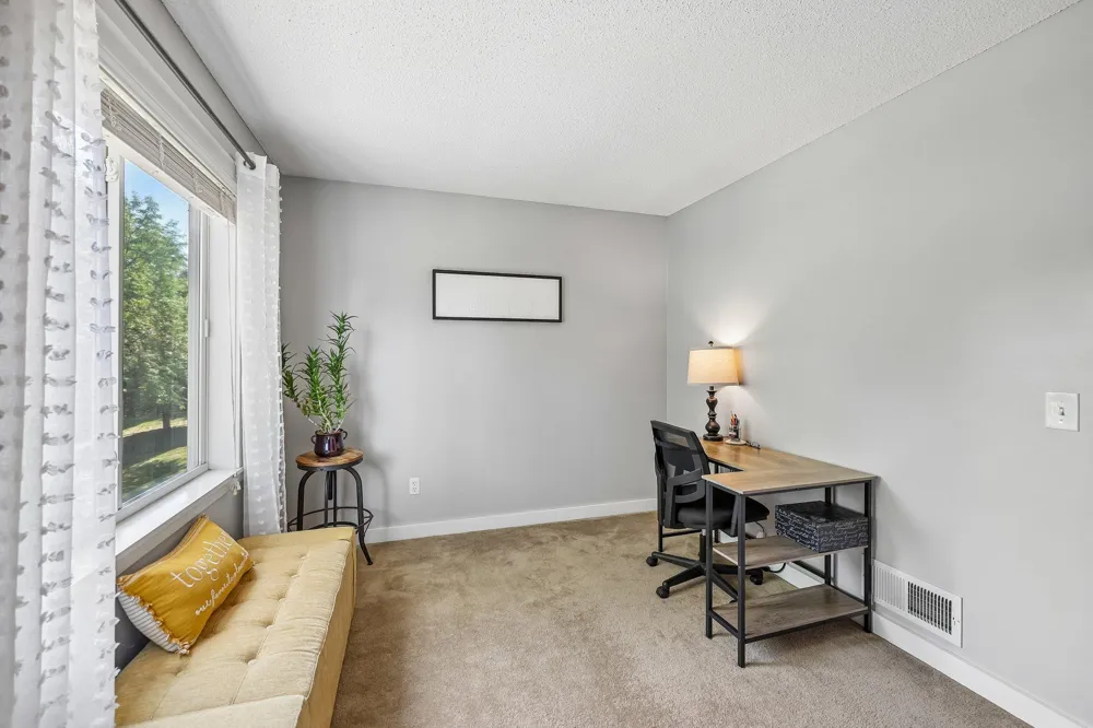 4128 New York Avenue Eagan, MN 55123