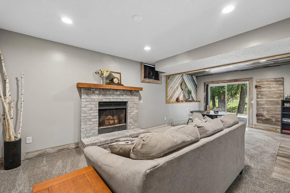 4128 New York Avenue Eagan, MN 55123