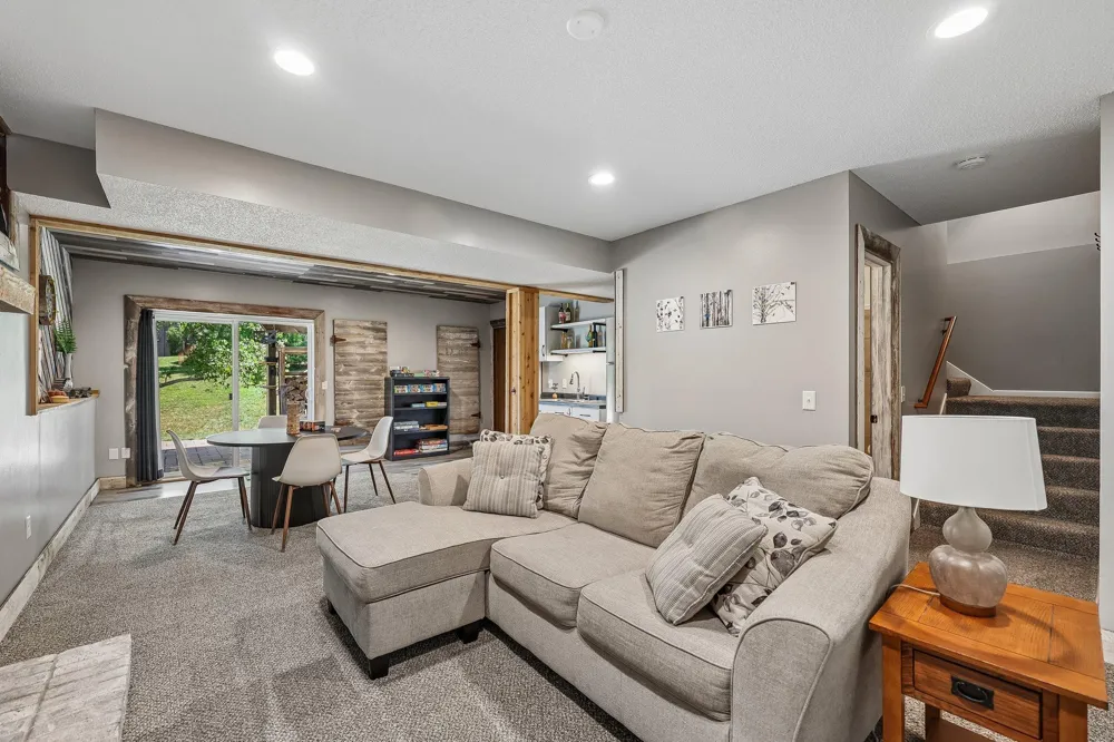 4128 New York Avenue Eagan, MN 55123