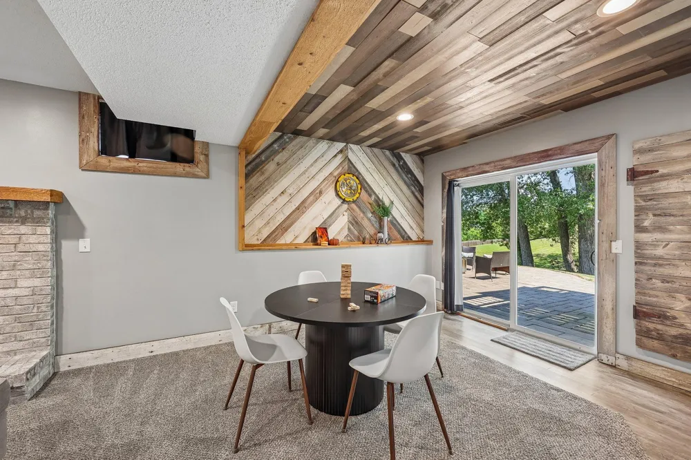 4128 New York Avenue Eagan, MN 55123